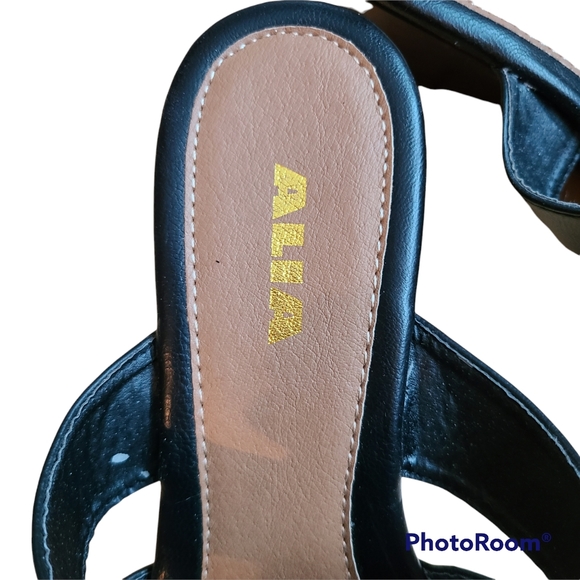 Alia Sandal - Picture 6 of 10